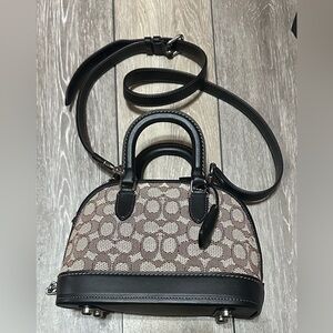 Like New Coach Revel Bag 24 In Signature Textile Jacquard CF295